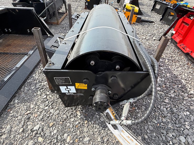 #2000-•-#26270-•-unused-giyi-69"-skid-steer-vibratory-roller-dyluj250788-image-6