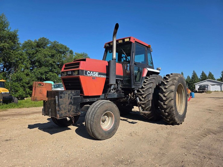 1984-case-ih-2394-image-2