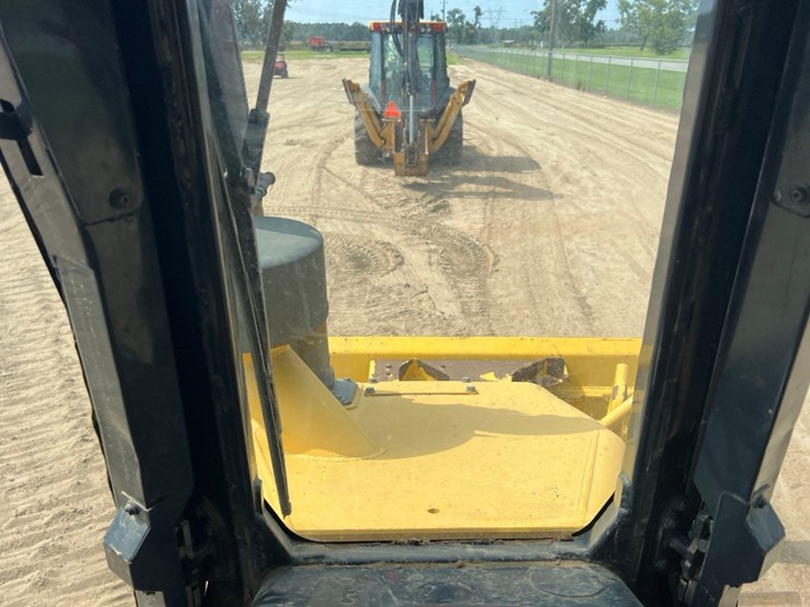 2018-komatsu-d51px-24-image-38