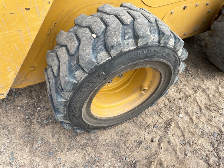 2014-caterpillar-262d-image-18
