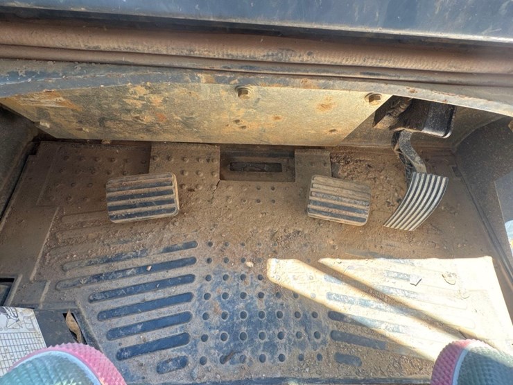 2022-takeuchi-tl12r2-image-31
