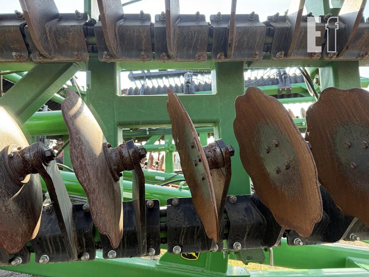 2021-john-deere-2680h-image-40