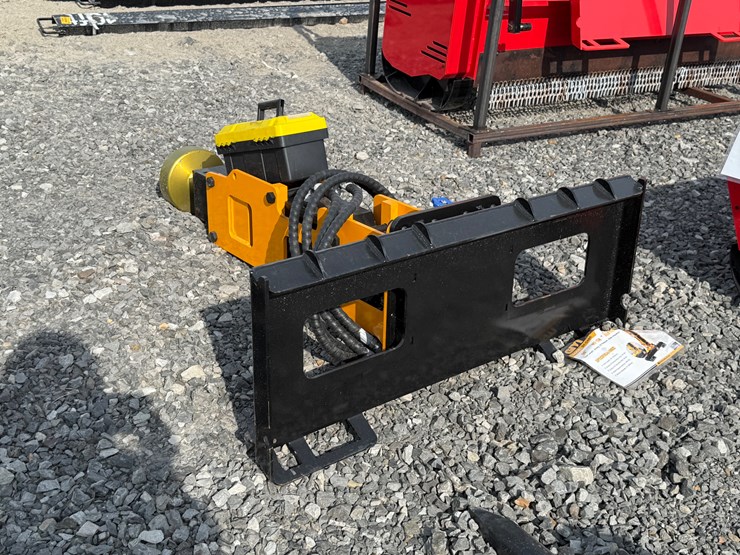 #2000-•-#26323-•-unused-giyi-skid-steer-post-driver-dzc6802507154-image-2