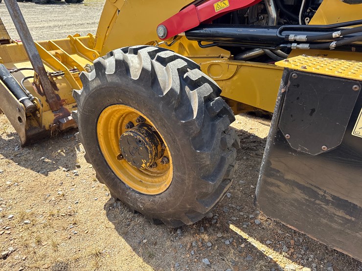 #160-•-#27079-•-caterpillar-f20f-2-4x4-backhoe-loader-image-9