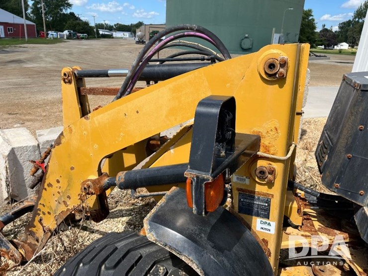 2015-caterpillar-903c-image-34