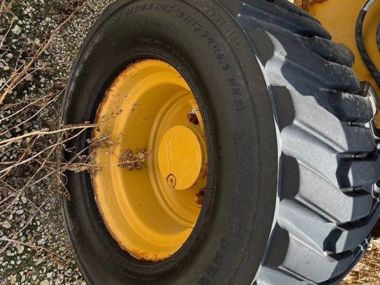 2015-caterpillar-903c-image-15
