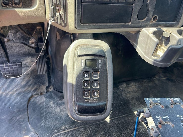 2012-international-durastar-4400-image-31