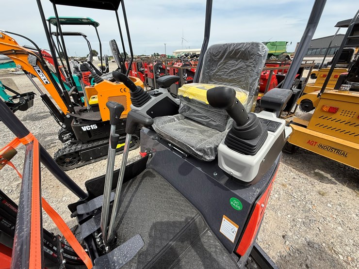 #220-•-#26484-•-unused-cfg-mx15rx-mini-excavator-image-7