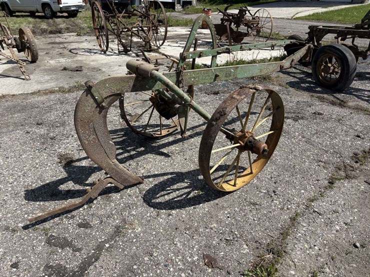 john-deere-single-shank-subsoiler,-on-steel,-clutch-lift-image-2