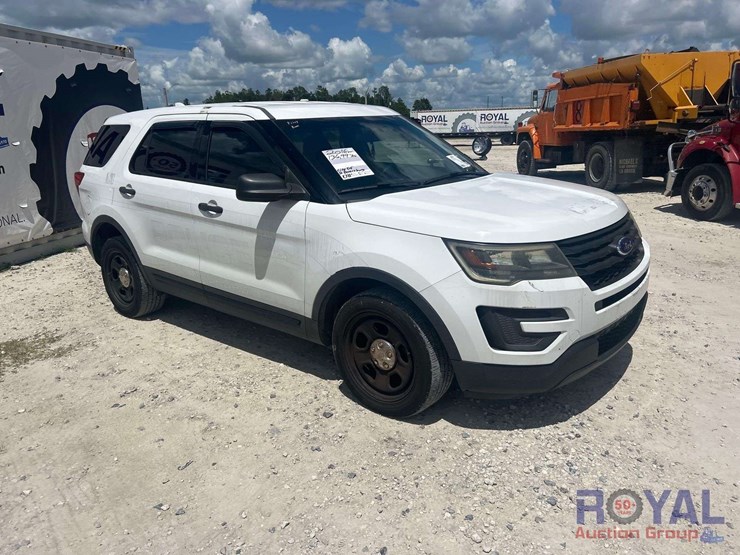 2016-ford-explorer-image-2