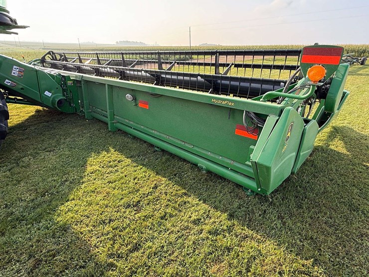 2013-john-deere-635f-image-11