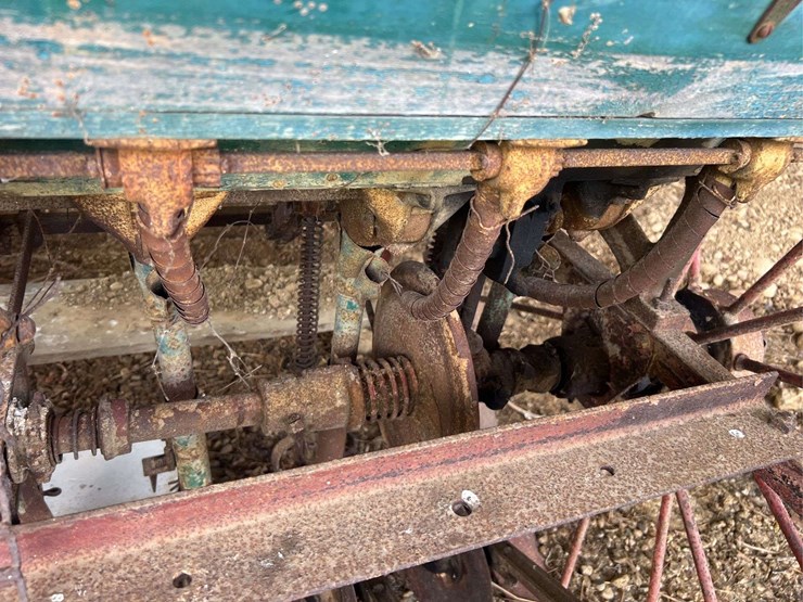 oliver-superior-8ft-grain-drill-image-19