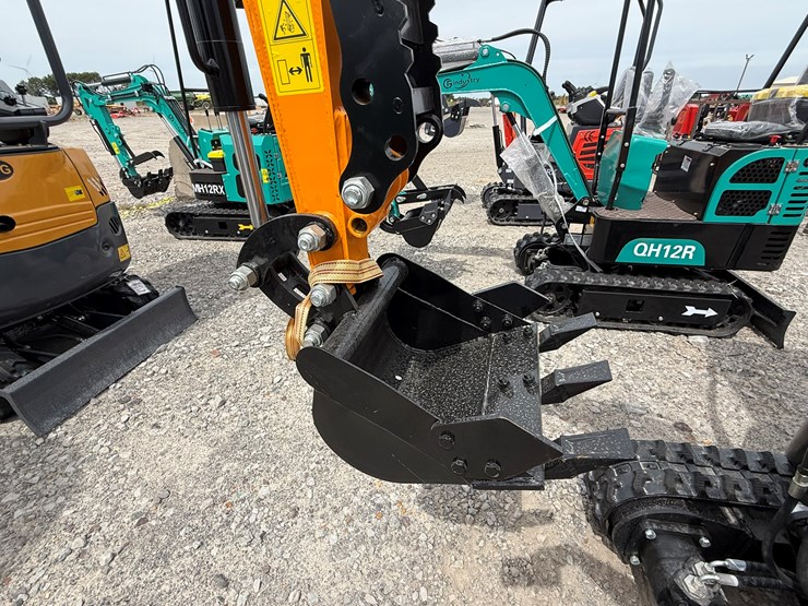 #220-•-#26538-•-unused-vicsec-vc15-mini-excavator-15j2507209-image-13