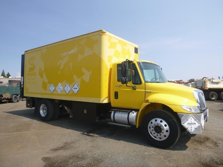 2009-international-durastar-4300-image-2