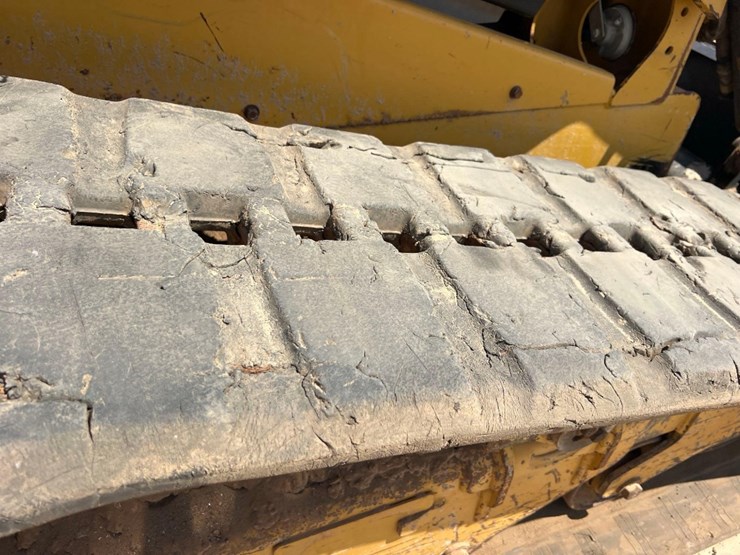 2012-caterpillar-279c2-image-18