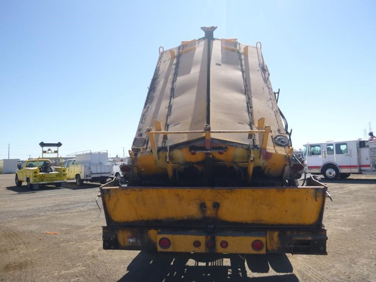 2006-international-durastar-4300-image-10