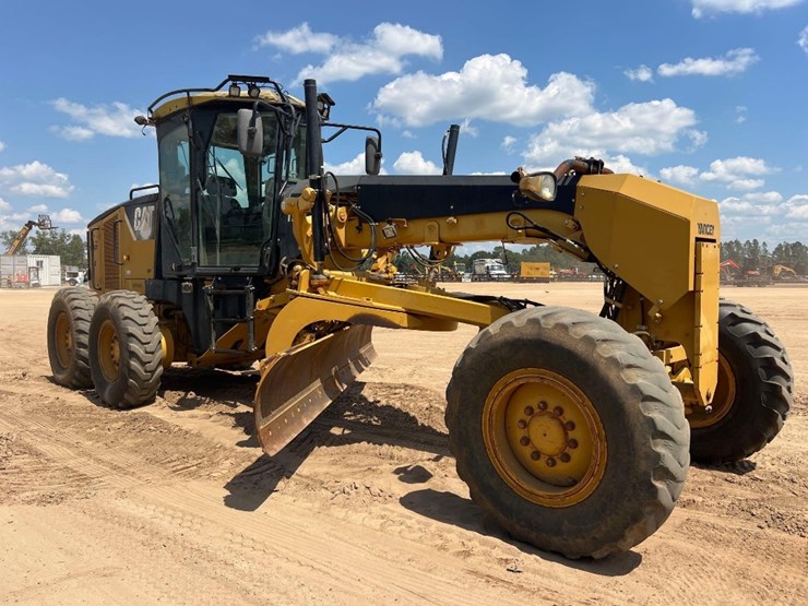 2011-caterpillar-12m-image-6