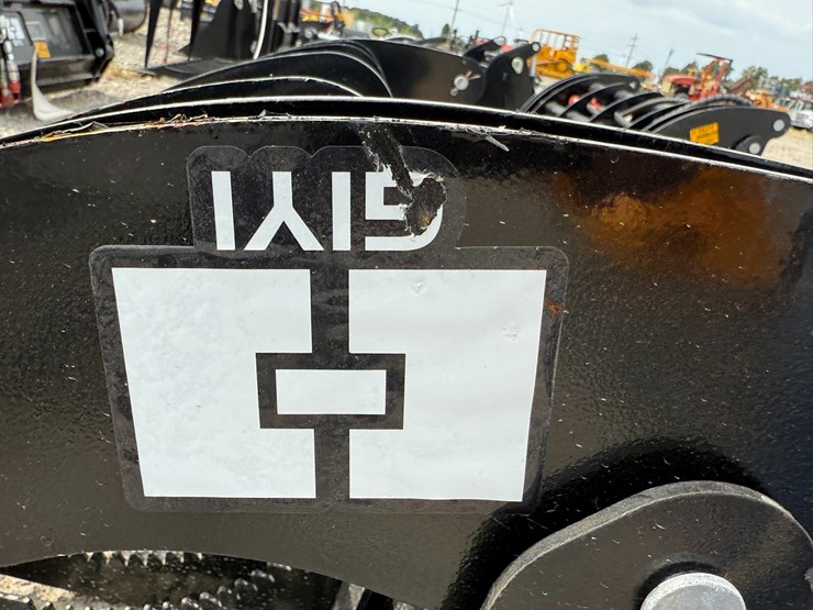 #230-•-#26337-•-unused-giyi-mini-skid-steer-curbed-log-grabber-cxhxzmq507143-image-8
