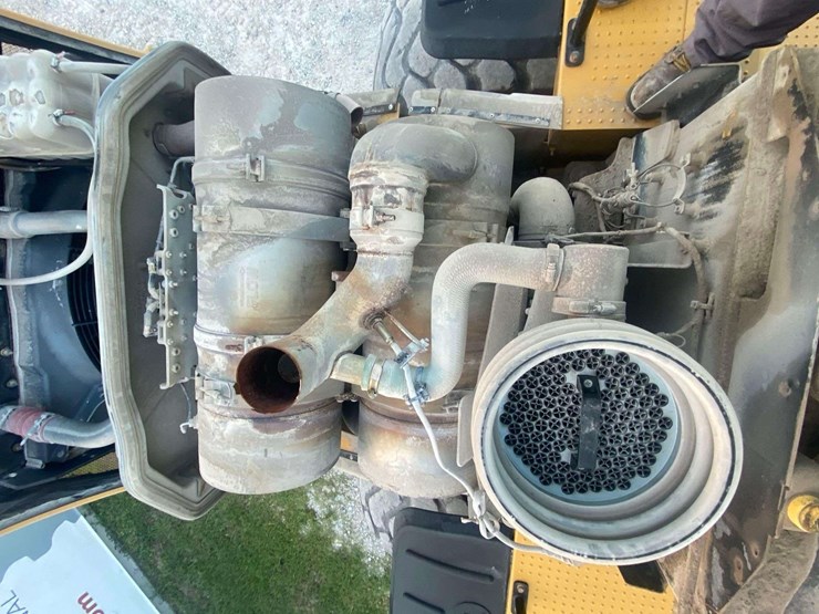 2019-caterpillar-966m-image-32