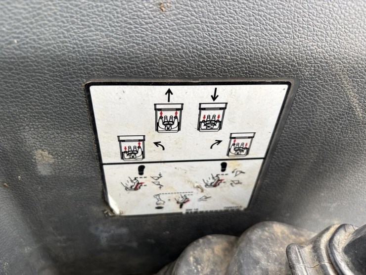 2022-bobcat-t66-image-22