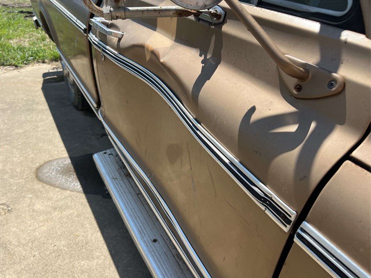 1969-chevy-c20-custom-camper-image-97