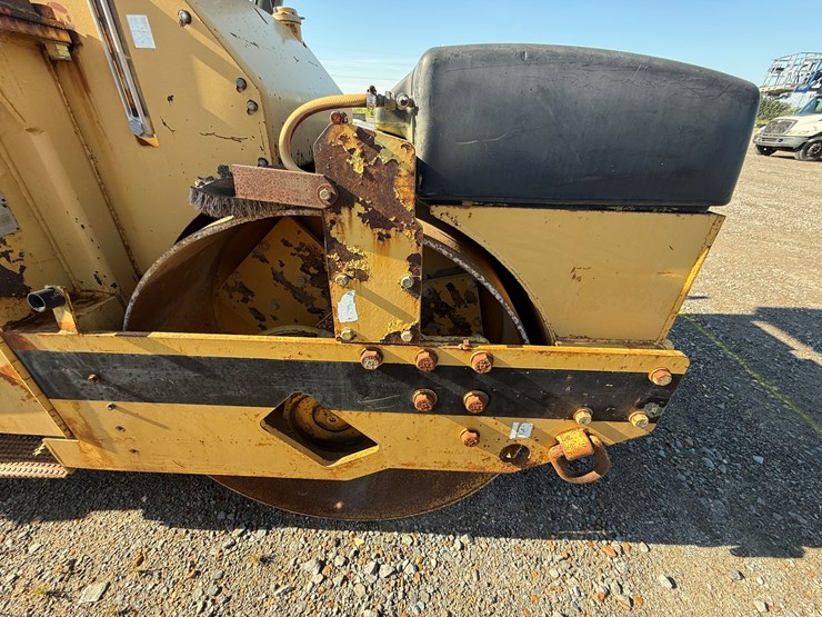 caterpillar-cb-434-image-15