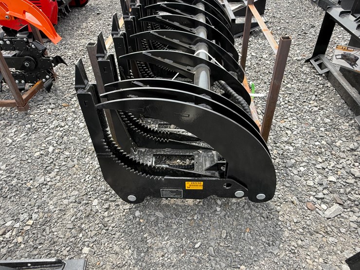 #2000-•-#26530-•-unused-giyi-gy-clg72c-skid-steer-curved-log-grabber-c-hxzmq722507103-image-6