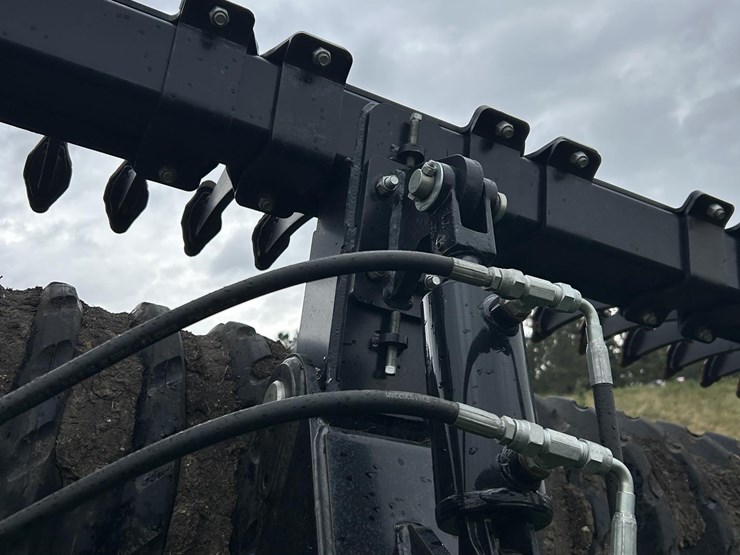 2021-john-deere-2680h-image-32