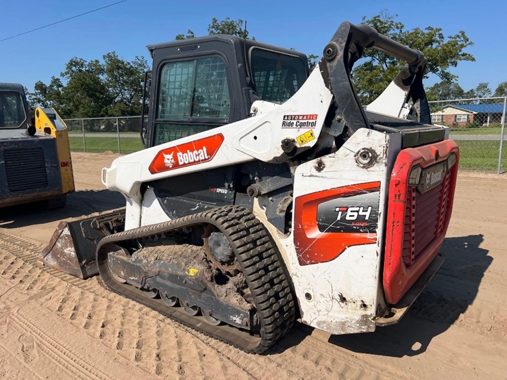2022-bobcat-t64-image-2