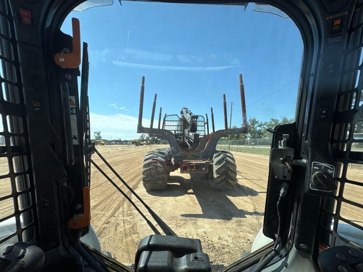 2023-bobcat-t770-image-24