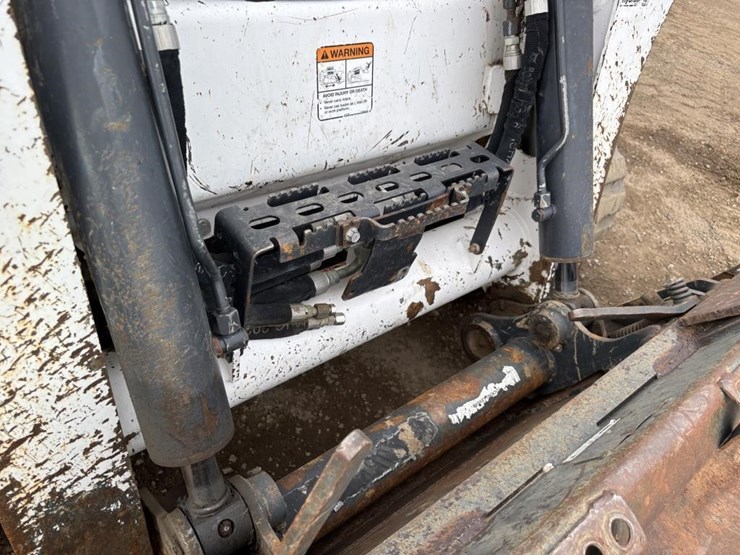 2022-bobcat-t770-image-12