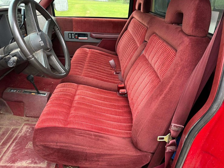 1993-chevrolet-silverado-image-24
