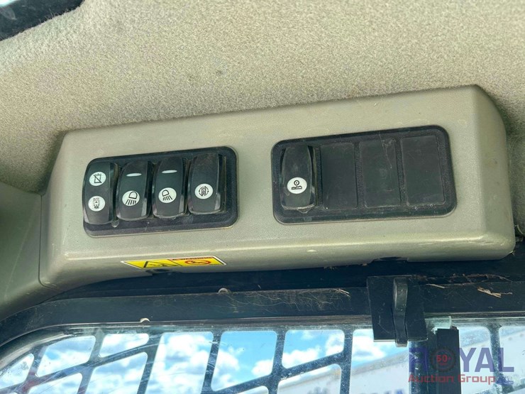 2014-caterpillar-289d-image-22