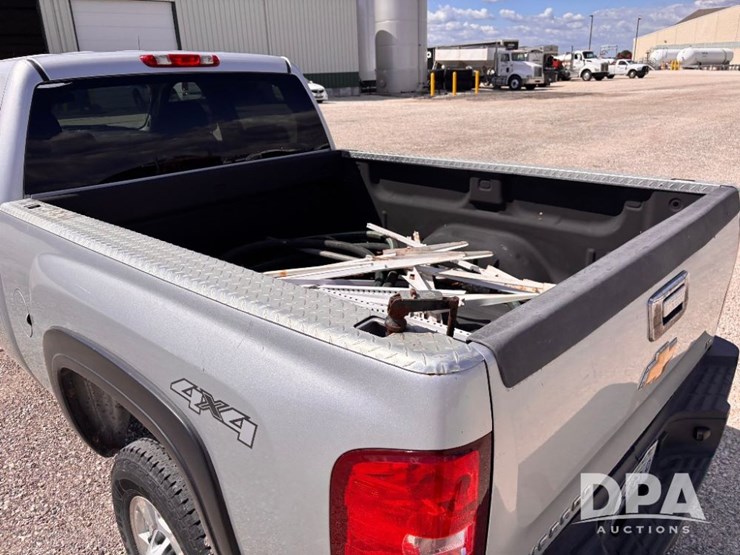 2014-chevrolet-2500hd-image-32