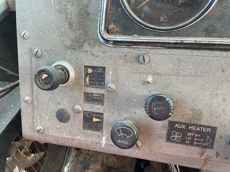 #2144-•-1982-chevrolet-kurbmaster-box-truck-(has-mn-title)-image-8