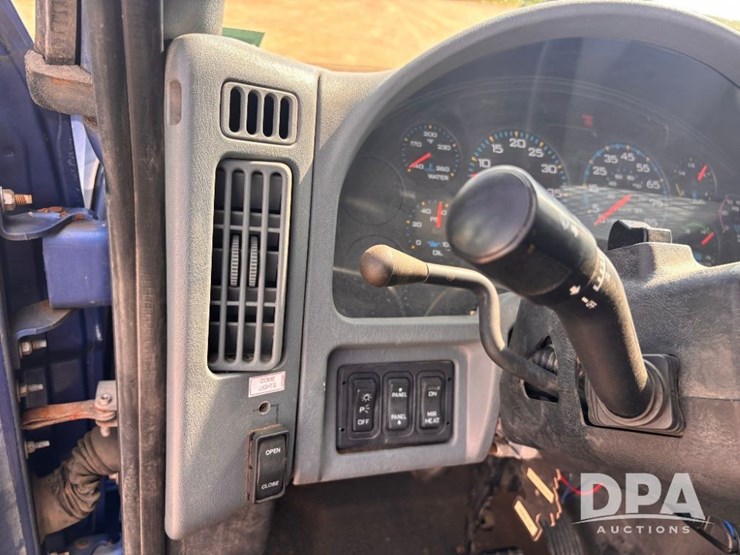 2006-international-durastar-4300-image-71