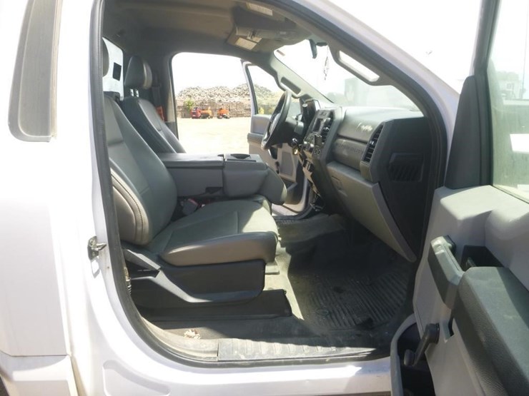 2017-ford-f550-image-12