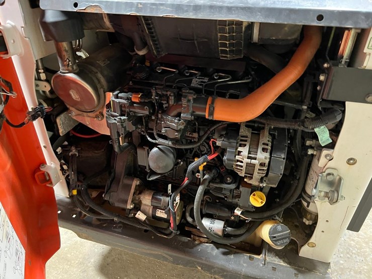 2022-bobcat-t450-image-16