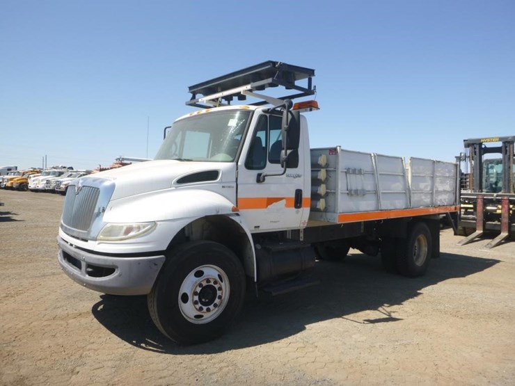2010-international-durastar-4400-image-1