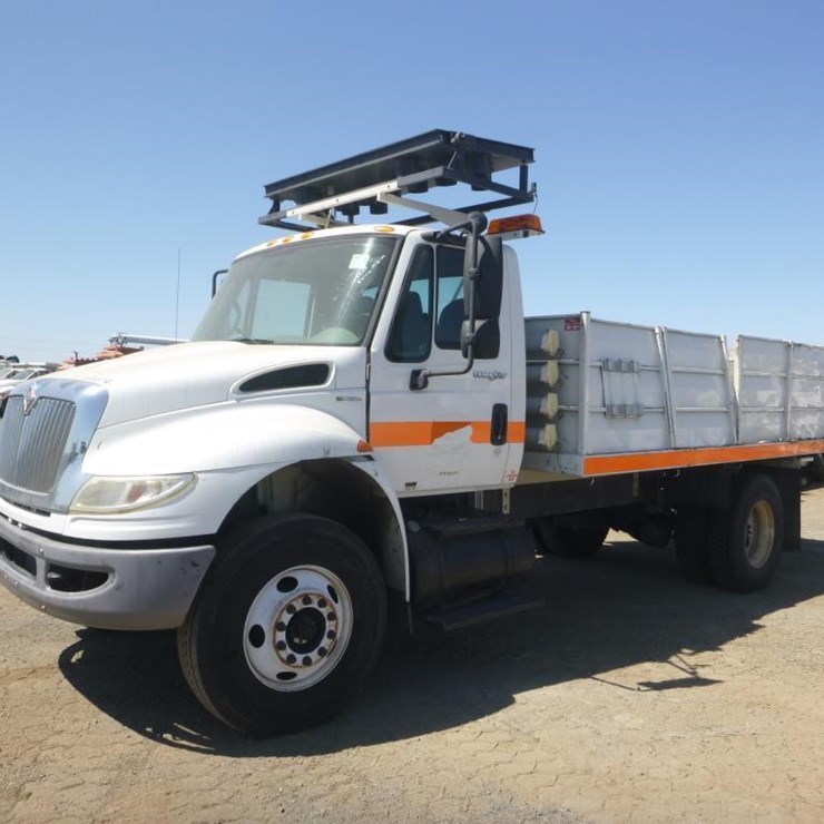 2010 INTERNATIONAL DURASTAR 4400