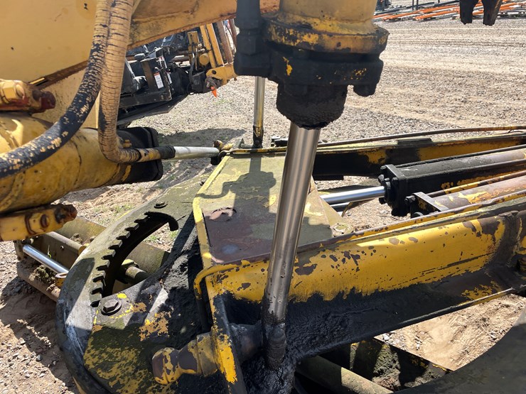 #2010-•-austin-western-road-grader-image-19