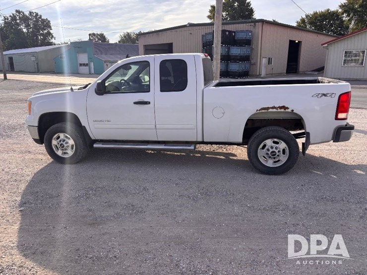 2013-gmc-2500-image-11