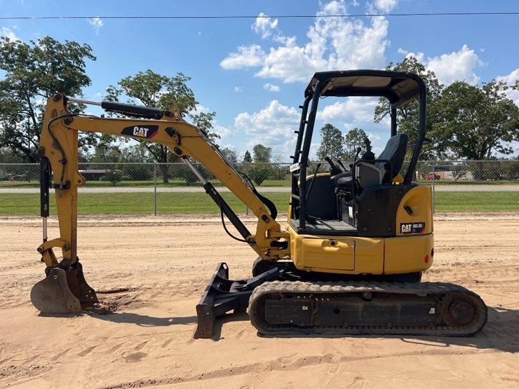 2016-caterpillar-303.5e2-cr-image-1