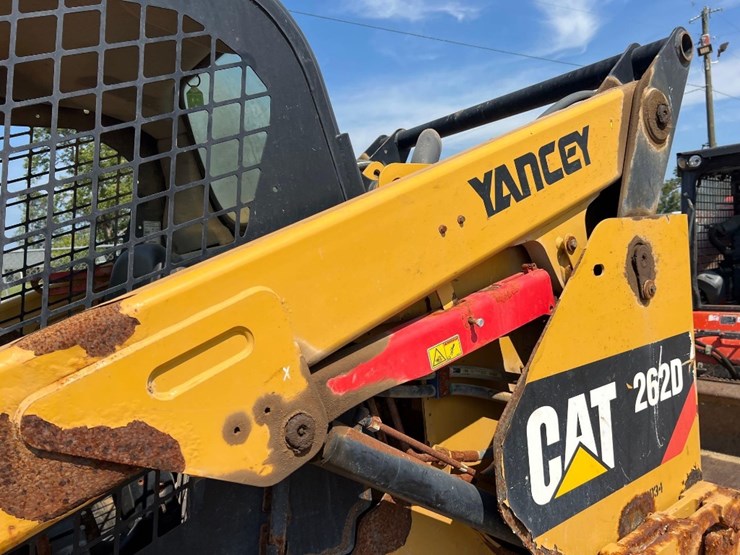 2015-caterpillar-262d-image-16
