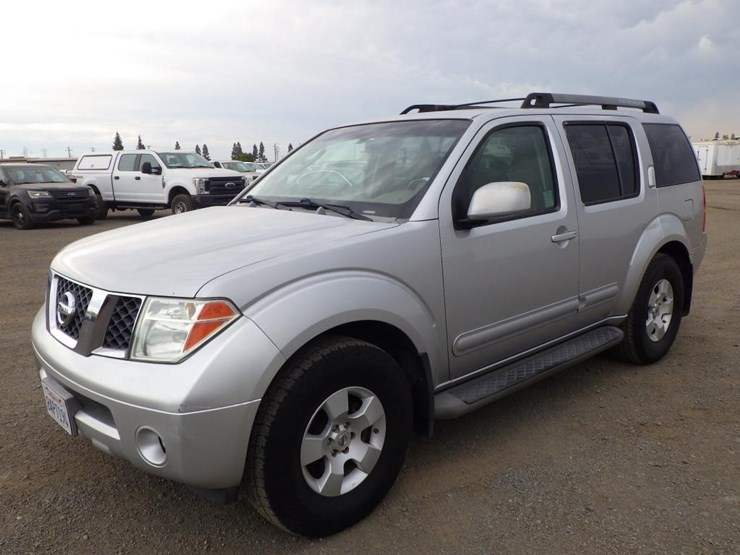 2006-nissan-pathfinder-image-1