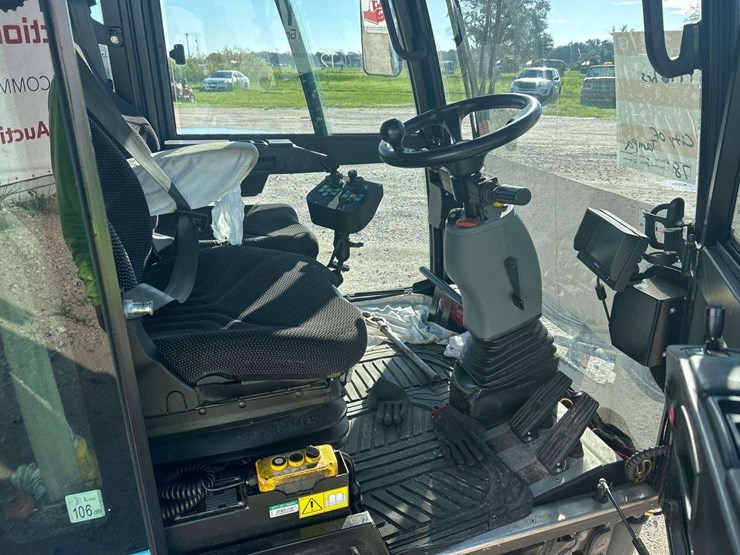 2020-mathieu-mc210-azura-flex-street-sweeper-image-10