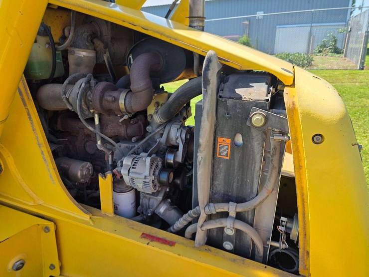 new-holland-lb75-image-70
