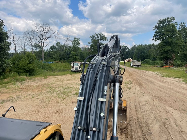 deere-160d-lc-image-51