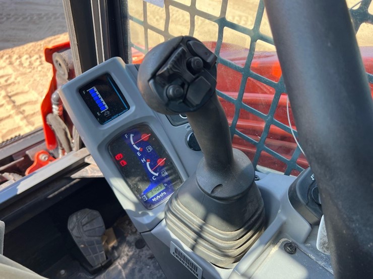 kubota-svl97-2-image-27