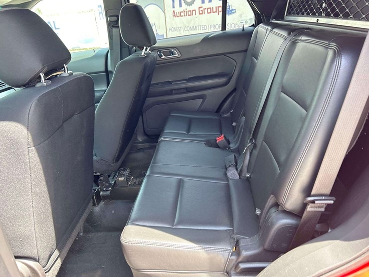 2014-ford-explorer-image-22